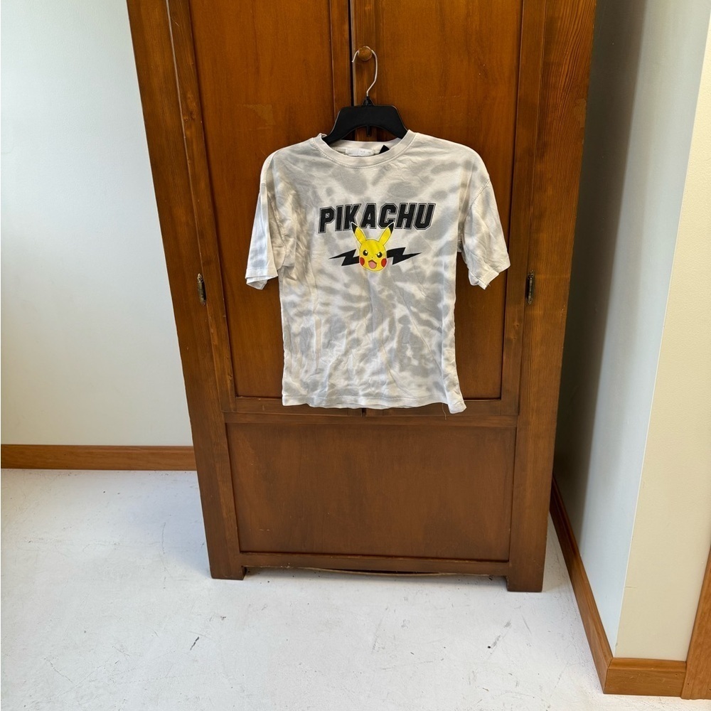 Boys Pokemon Pikachu T shirt size 11-12